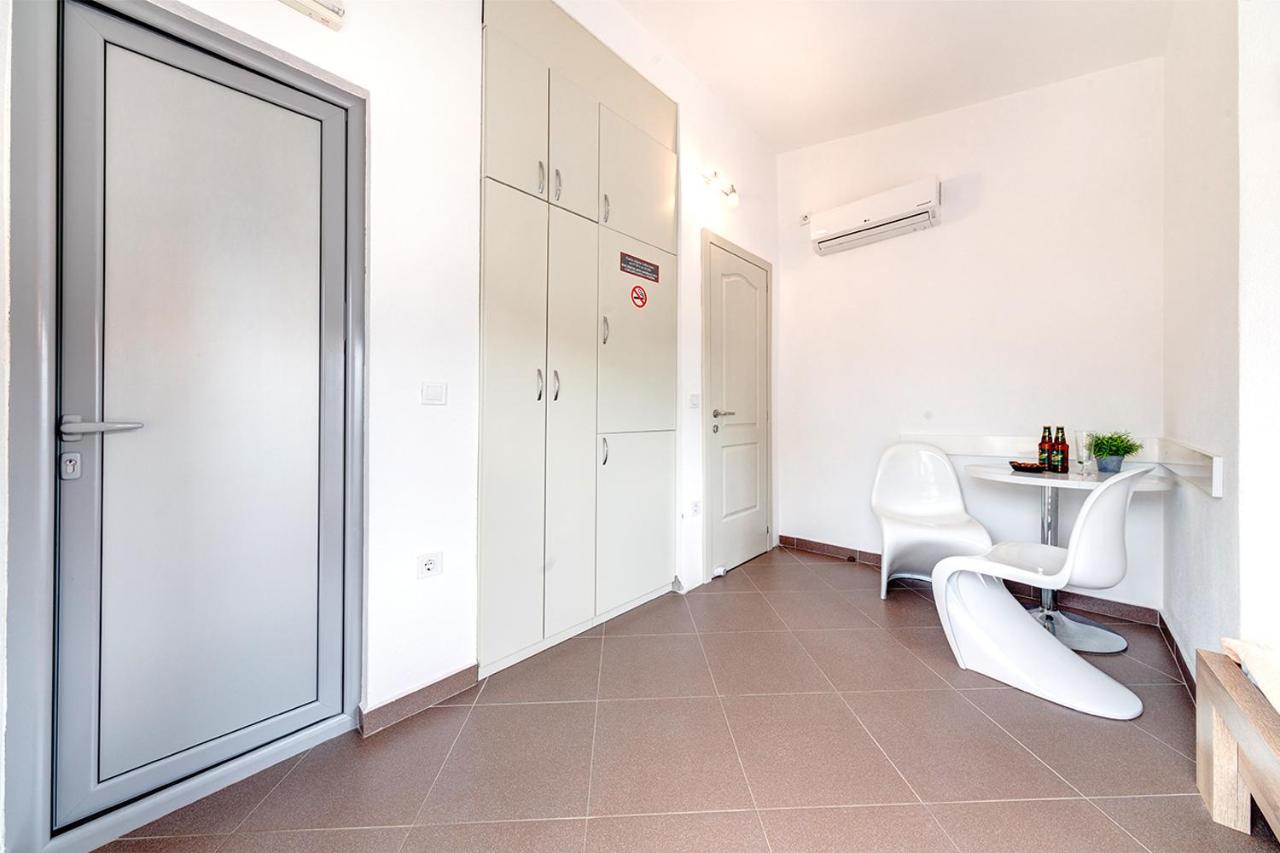Delfin Apartmani Sutomore Exterior foto