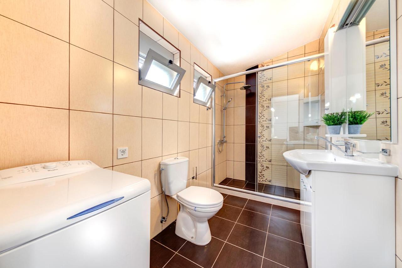 Delfin Apartmani Sutomore Exterior foto