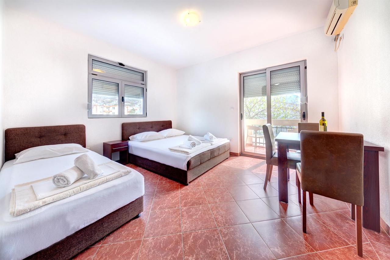 Delfin Apartmani Sutomore Exterior foto