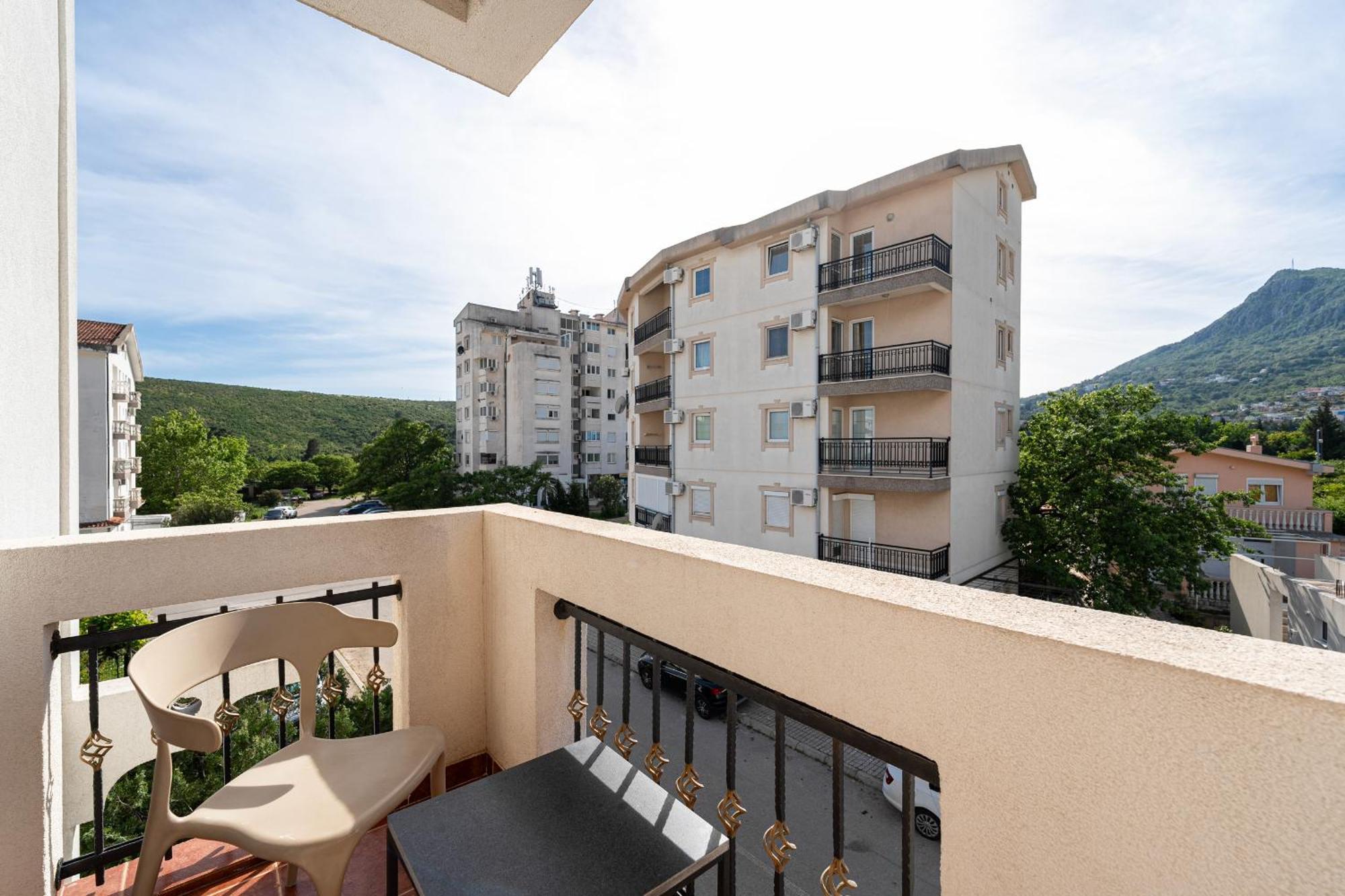 Delfin Apartmani Sutomore Cameră foto