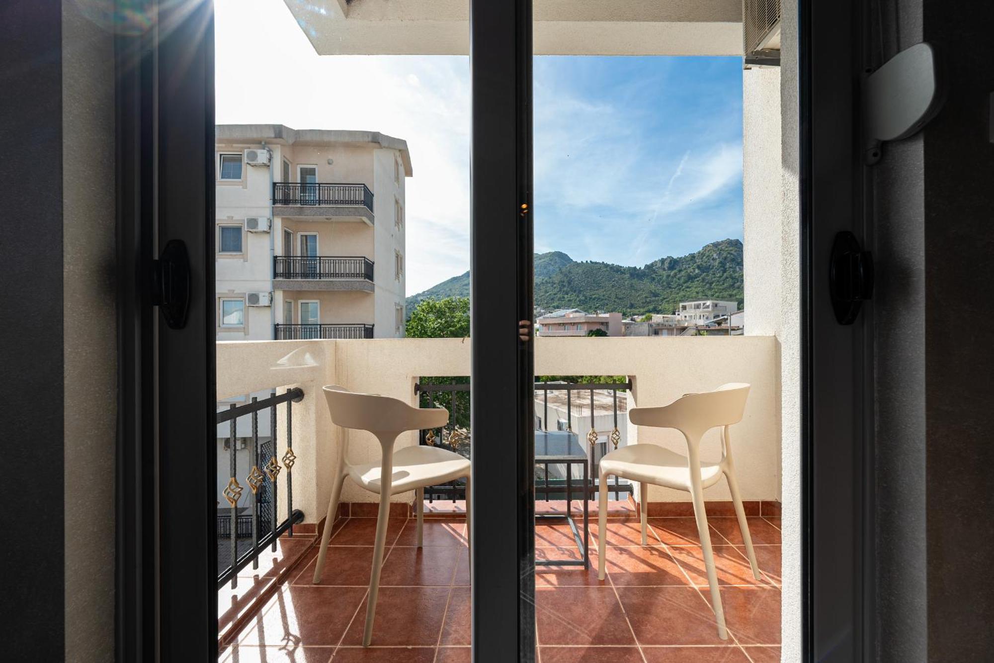Delfin Apartmani Sutomore Cameră foto