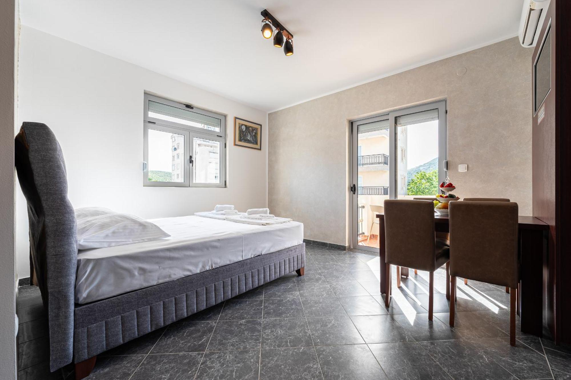 Delfin Apartmani Sutomore Exterior foto