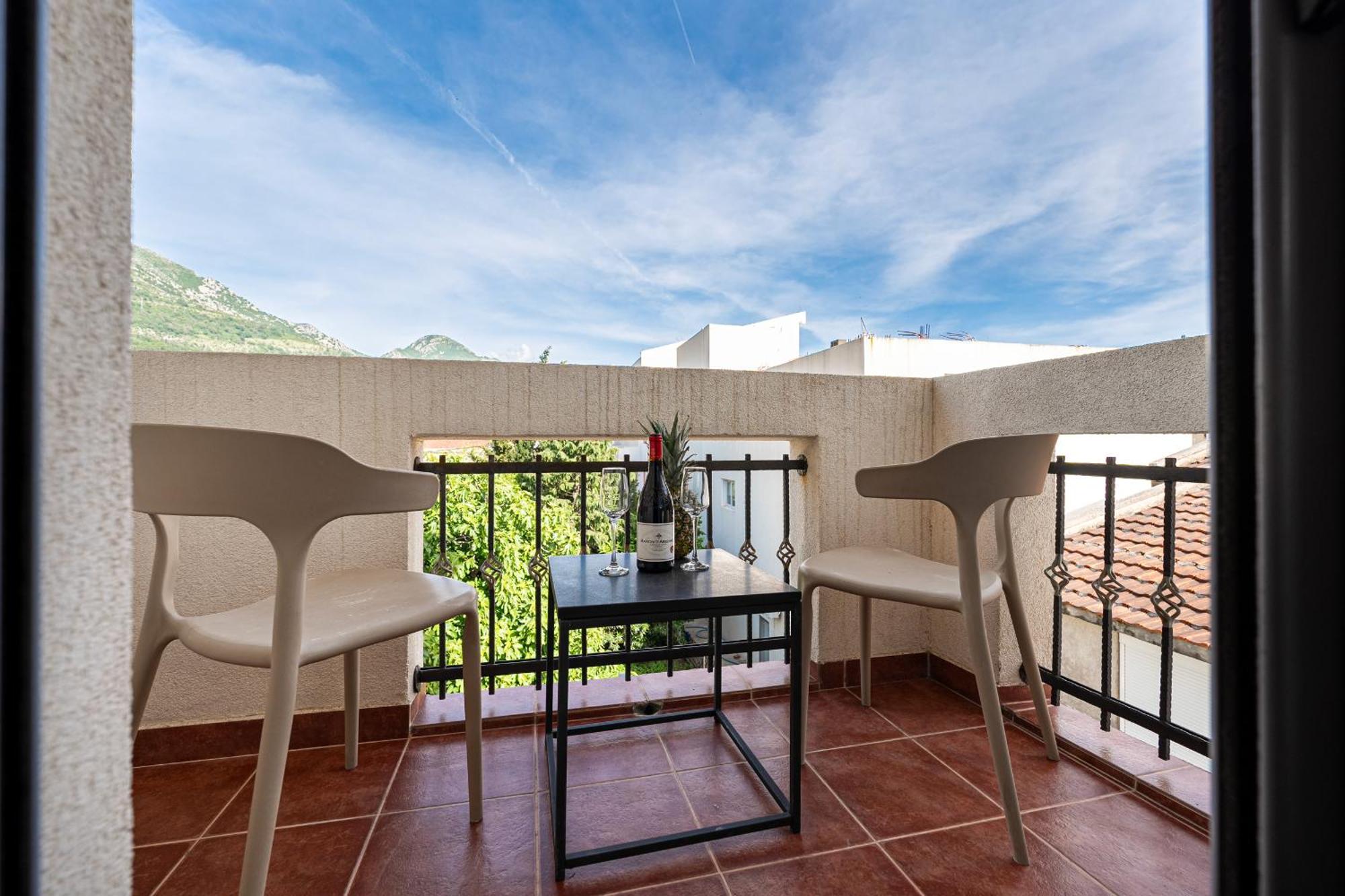 Delfin Apartmani Sutomore Cameră foto