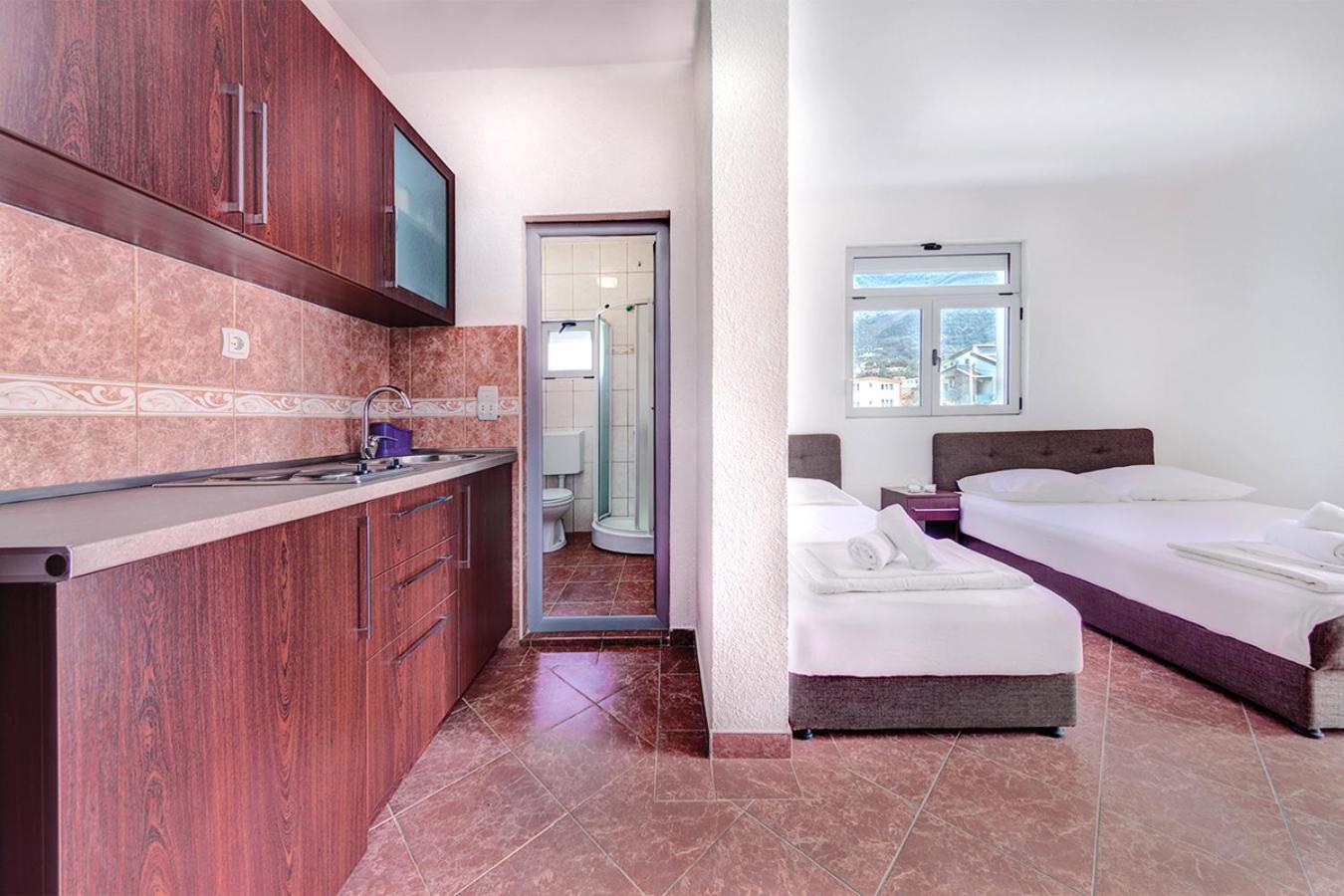 Delfin Apartmani Sutomore Cameră foto